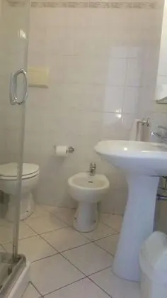 Üç Kişilik Oda