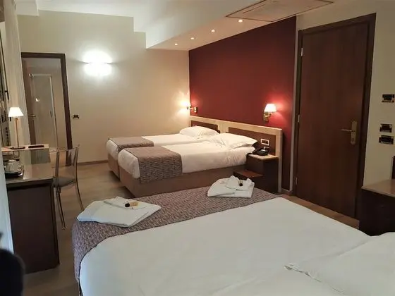 Deluxe Dört Kişilik Oda