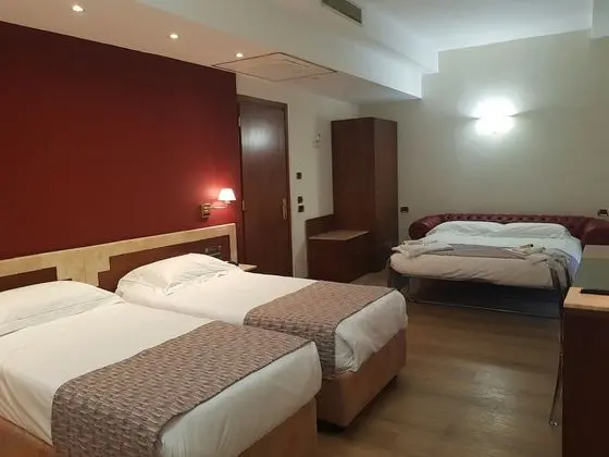 Deluxe Dört Kişilik Oda