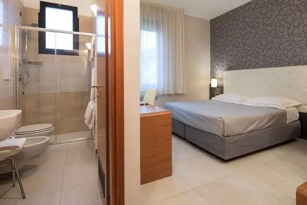 Standard Büyük Yataklı Tek Kişilik Oda