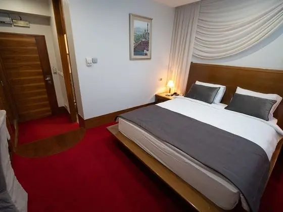 Deluxe Tek Büyük Yataklı Oda