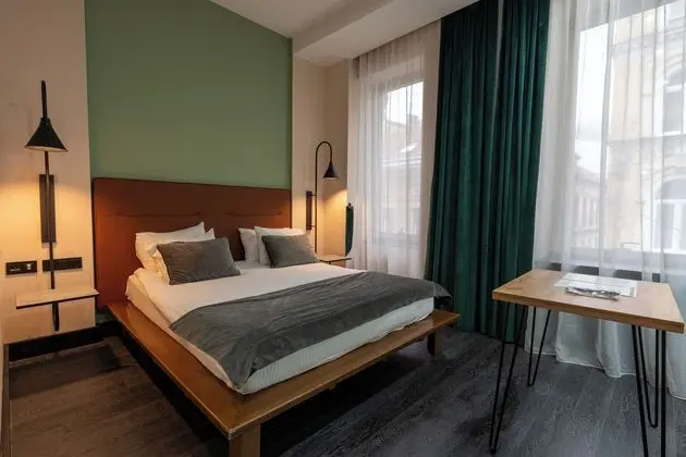 Deluxe Tek Büyük Yataklı Oda
