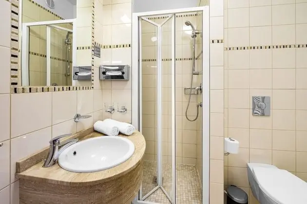 Tek Büyük Yataklı Oda (with extra bed)