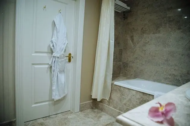 Comfort Tek Büyük Yataklı Oda