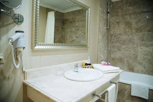 Comfort Tek Büyük Yataklı Oda