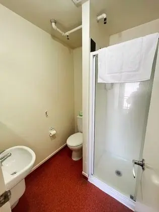 Dört Kişilik Oda, Banyolu/Duşlu