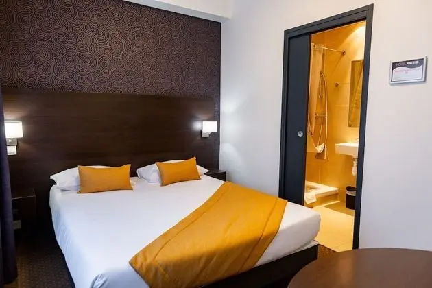 Comfort Tek Büyük Yataklı Oda