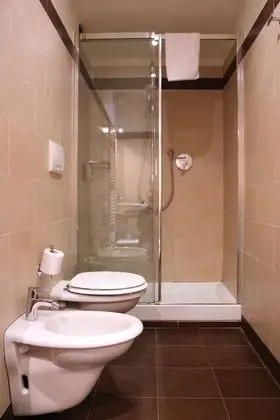 Basic Tek Büyük veya İki Ayrı Yataklı Oda