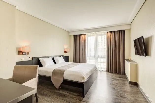 Business Tek Büyük Yataklı Oda