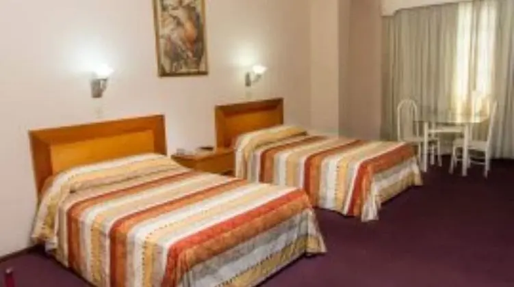 Business Tek Büyük Yataklı Oda, 2 Büyük (Queen) Boy Yatak, Engellilere Uygun, Sigara İçilmez