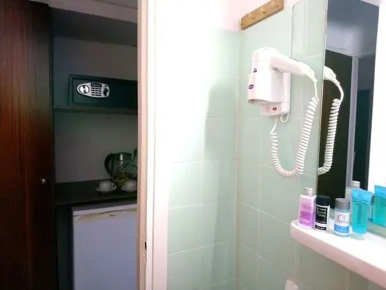 Standard Tek Büyük Yataklı Oda
