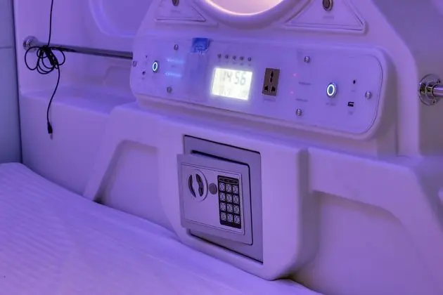 Deluxe Pod Male Only
