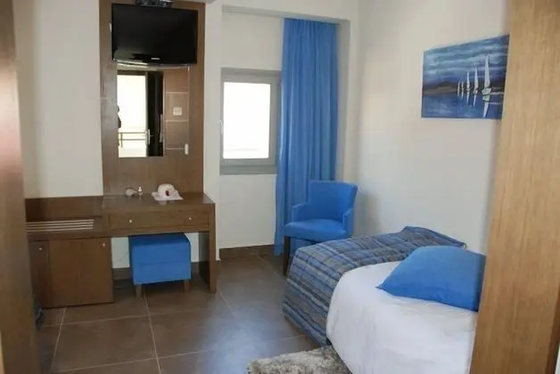 Üç Kişilik Oda, Şehir Manzaralı