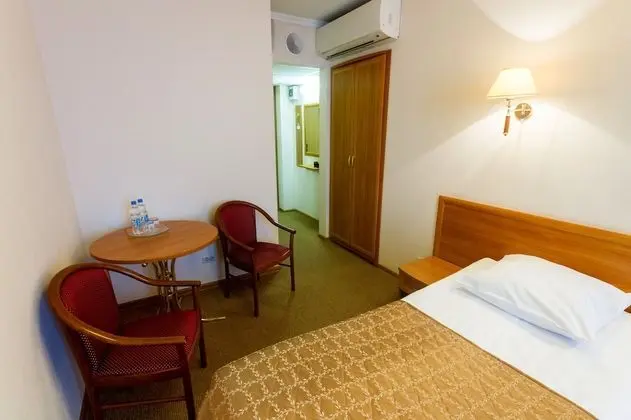 Standard Oda, 1 Büyük (Queen) Boy Yatak