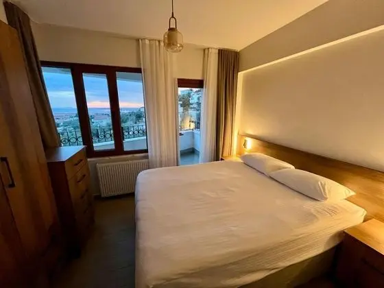Aile Suiti, Deniz ve Dağ Manzaralı, Balkonlu