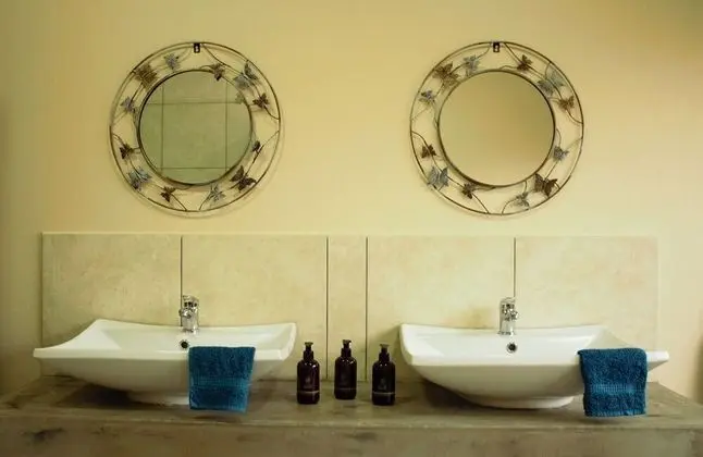Luxury Rooms (4)