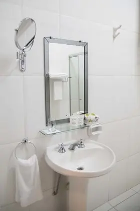 Tek Büyük Yataklı Oda, 1 Çift Kişilik Yatak
