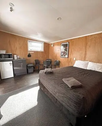 Standard Kulübe (2PAX, shared amenities)