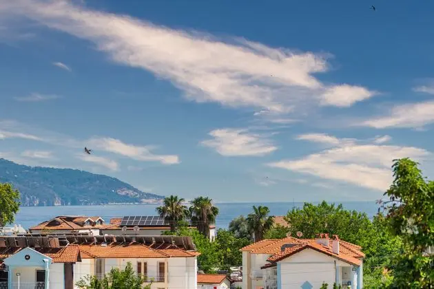 https://images.etstur.com/imgproxy/resize/2560x1440/files/images/hotelImages/etsrooms/515552/Ata_Lagoon_Beach_Hotel_20240615180421_14.jpeg