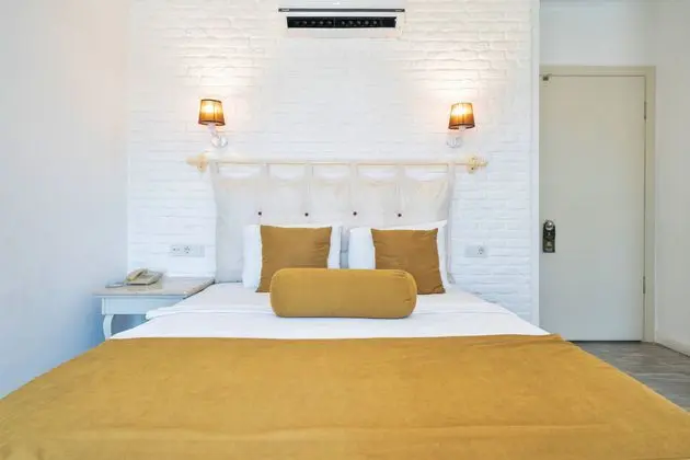 https://images.etstur.com/imgproxy/resize/2560x1440/files/images/hotelImages/etsrooms/515552/Ata_Lagoon_Beach_Hotel_20240615180421_4.jpeg