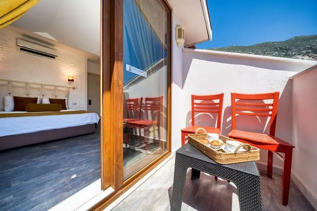 https://images.etstur.com/imgproxy/resize/2560x1440/files/images/hotelImages/etsrooms/515552/Ata_Lagoon_Beach_Hotel_20240615180421_5.jpeg