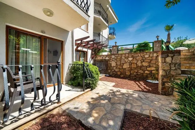 https://images.etstur.com/imgproxy/resize/2560x1440/files/images/hotelImages/etsrooms/515552/Ata_Lagoon_Beach_Hotel_20240615182503_9.jpeg