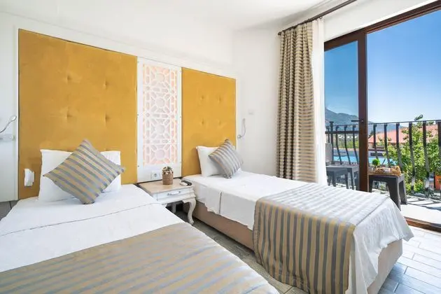 https://images.etstur.com/imgproxy/resize/2560x1440/files/images/hotelImages/etsrooms/515552/Ata_Lagoon_Beach_Hotel_20250617161720_3.jpeg
