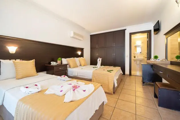 https://images.etstur.com/imgproxy/resize/2560x1440/files/images/hotelImages/etsrooms/515552/Ata_Lagoon_Beach_Hotel_20250617161724_6.jpeg