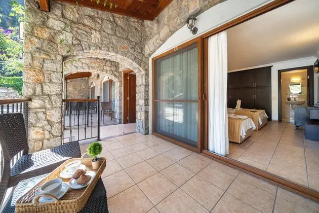 https://images.etstur.com/imgproxy/resize/2560x1440/files/images/hotelImages/etsrooms/515552/Ata_Lagoon_Beach_Hotel_20250617161727_7.jpeg