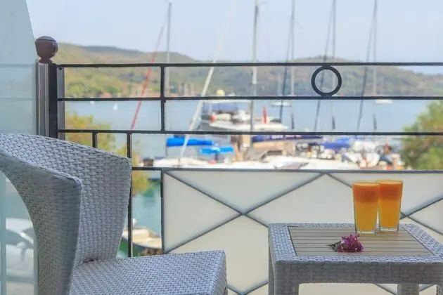 Business Tek Büyük Yataklı Oda