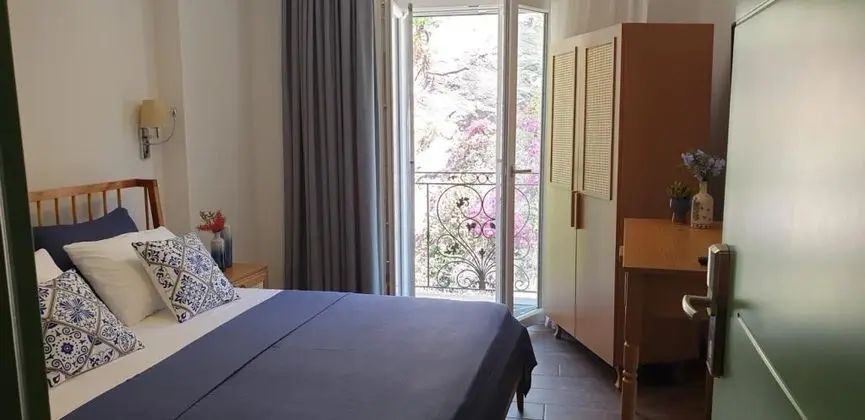 Standart Oda, Şehir veya Dağ Manzaralı, Fransız Balkonlu