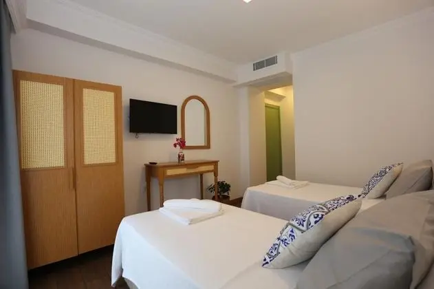 Standart Oda, Şehir veya Dağ Manzaralı, Fransız Balkonlu