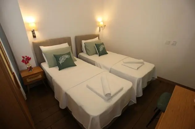 Standart Oda, Şehir veya Dağ Manzaralı, Fransız Balkonlu