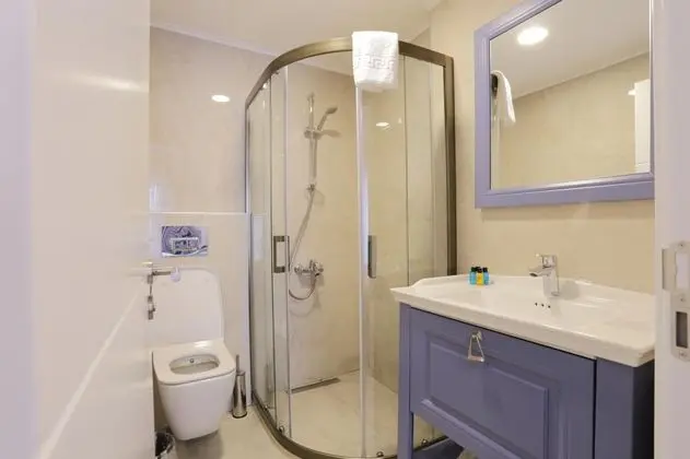 Standart Oda, Şehir veya Dağ Manzaralı, Fransız Balkonlu