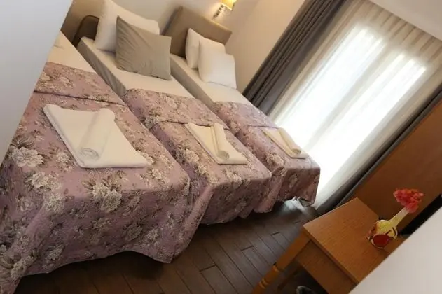Standart üç kişilik oda