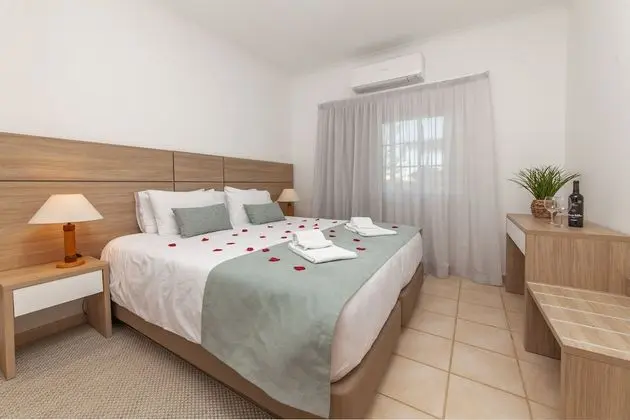 Apart Daire, 1 Yatak Odası, Havuz Manzaralı