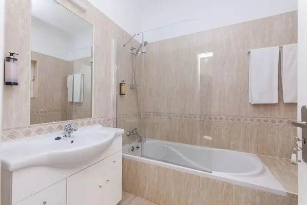 Standard Stüdyo, 2 Tek Kişilik Yatak, Teras, Havuz Manzaralı