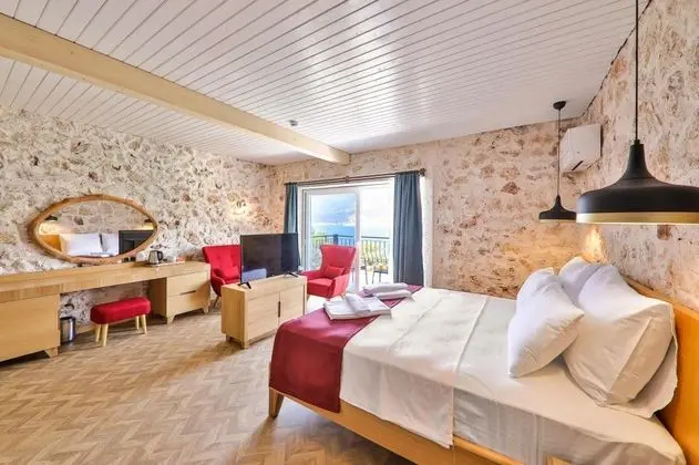 Stone Oda, Deniz Manzaralı, Balkonlu
