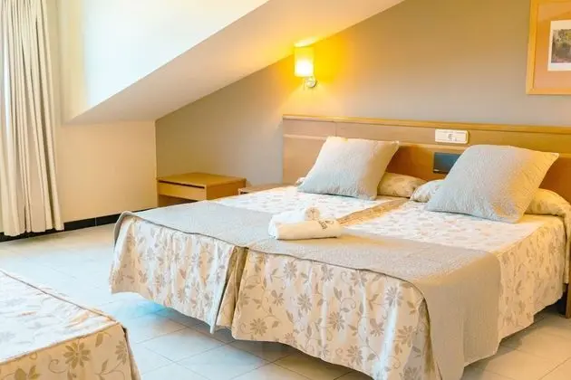 Dört Kişilik Oda, Deniz Manzaralı