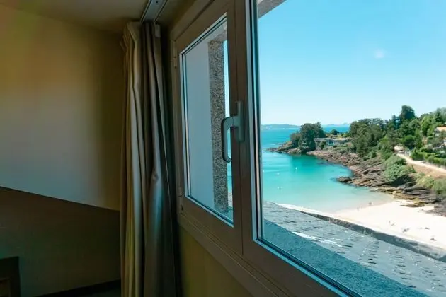 Dört Kişilik Oda, Deniz Manzaralı