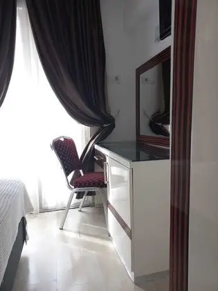 Standard Tek Büyük veya İki Ayrı Yataklı Oda, Şehir Manzaralı