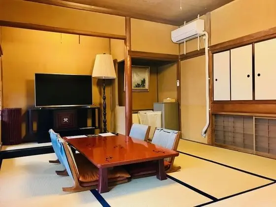 Traditional Oda, Bahçe Manzaralı, Bahçeli (Japanese Style, For 6 Guests, Rin)
