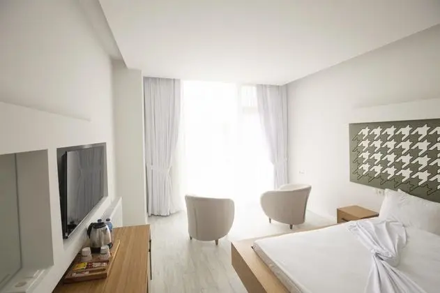 Deluxe Oda, Bahçe Manzaralı, Jakuzili ve Balkonlu