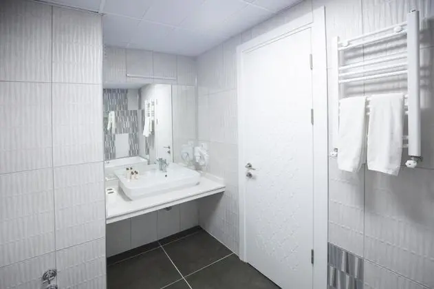 Deluxe Oda, Bahçe Manzaralı, Jakuzili ve Balkonlu