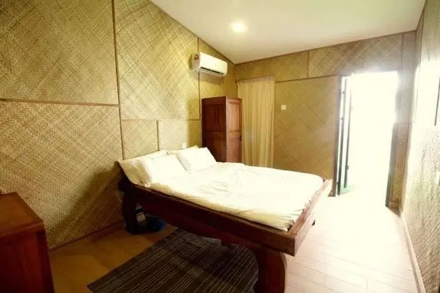 House (3 Bedroom and 1 Master Bedroom)