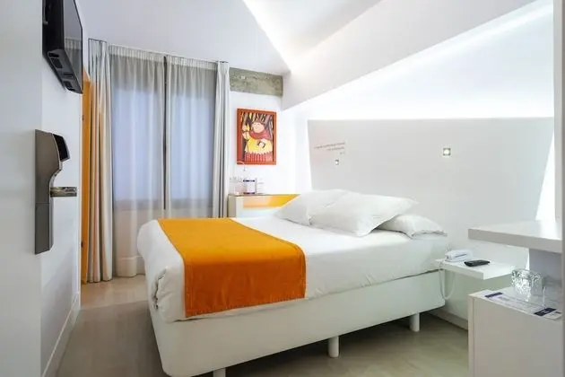 Basic Tek Büyük Yataklı Oda (sin vistas con cama matrimonio)