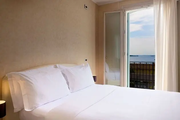 Superior Dört Kişilik Oda, Balkon, Göl Manzaralı