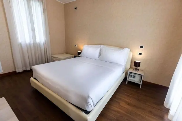 Superior Dört Kişilik Oda, Balkon, Göl Manzaralı