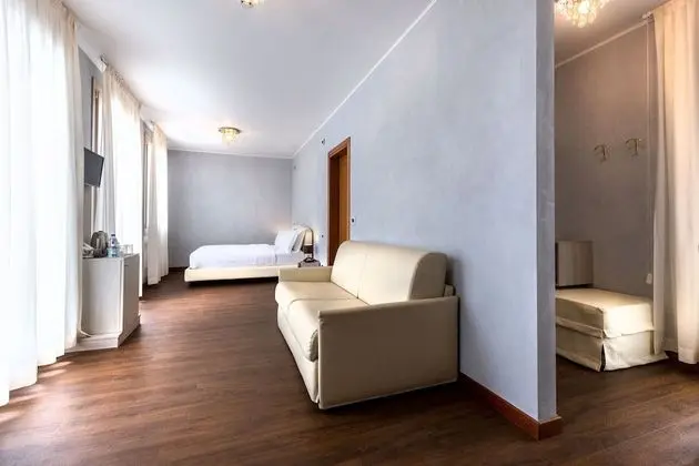 Superior Dört Kişilik Oda, Balkon, Göl Manzaralı