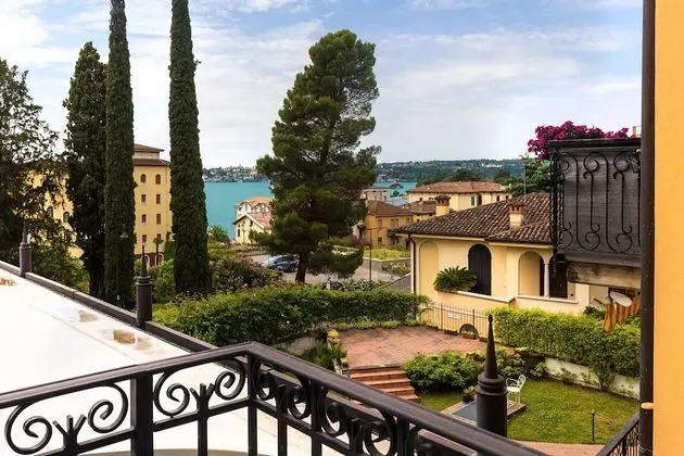 Superior Dört Kişilik Oda, Balkon, Göl Manzaralı